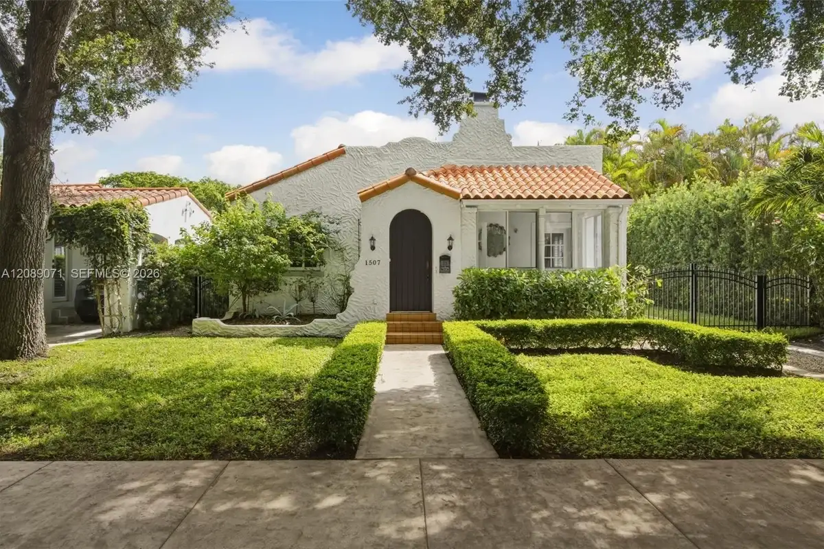 1507 Columbus Blvd, Coral Gables: photo 1 of 35