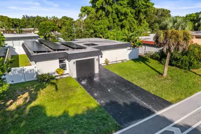 6408 Brookwood Blvd, Tamarac: photo 1 of 75