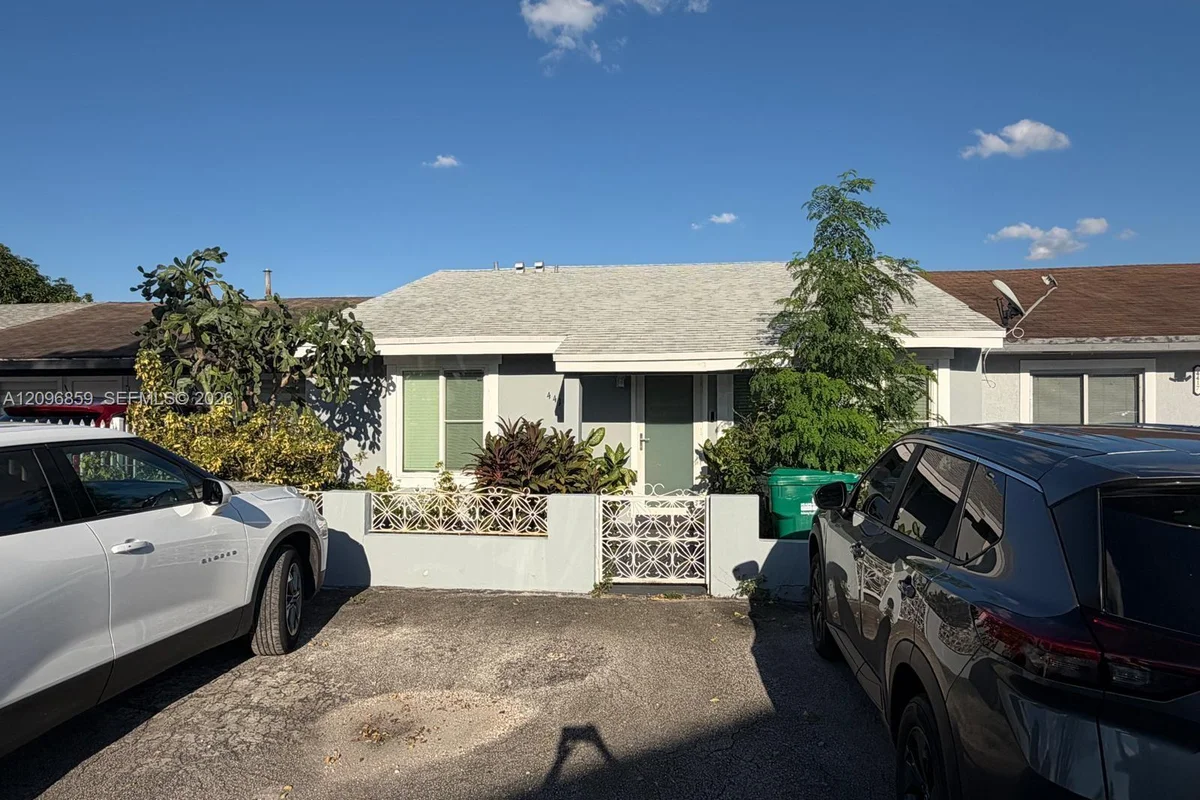 4419 NW 185th St, Miami Gardens: photo 1 of 22