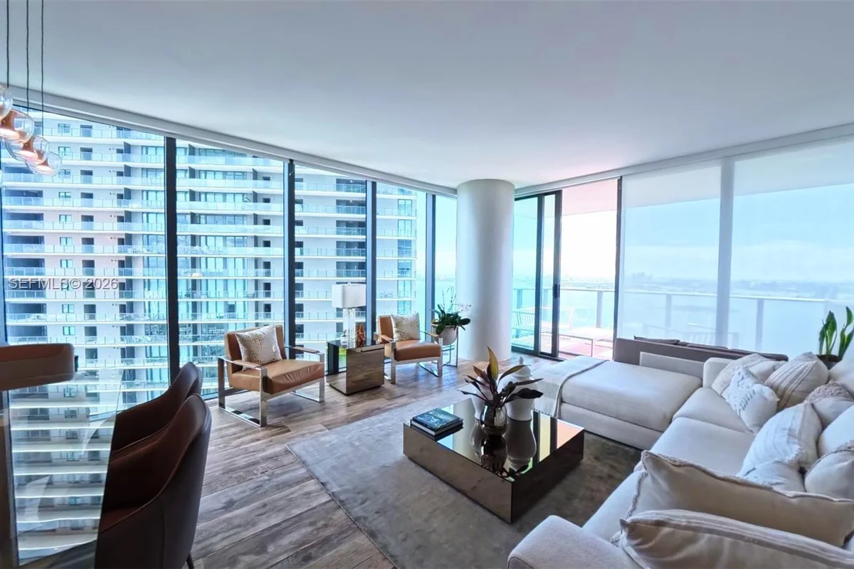 650 NE 32nd St #3707, Miami: photo 1 of 15