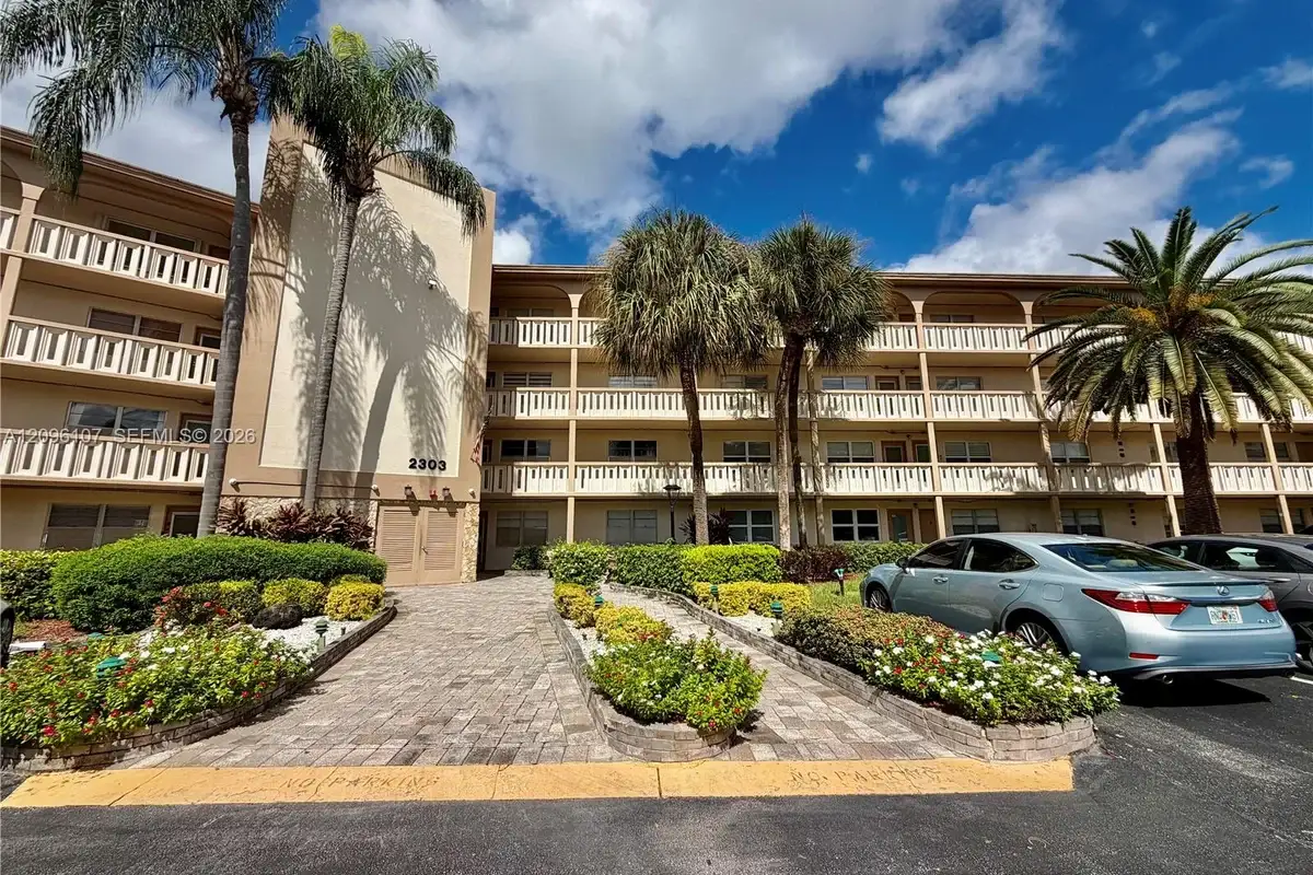 2303 Lucaya Ln #C4, Coconut Creek: photo 1 of 54