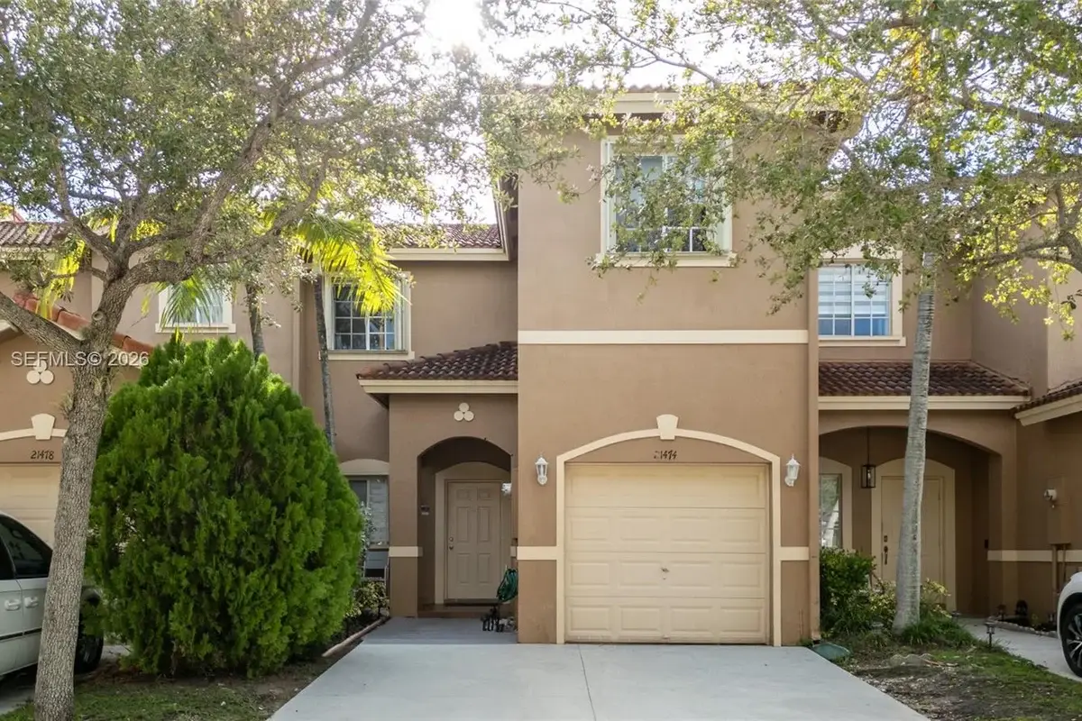 21474 SW 85th Path, Cutler Bay: photo 1 of 44