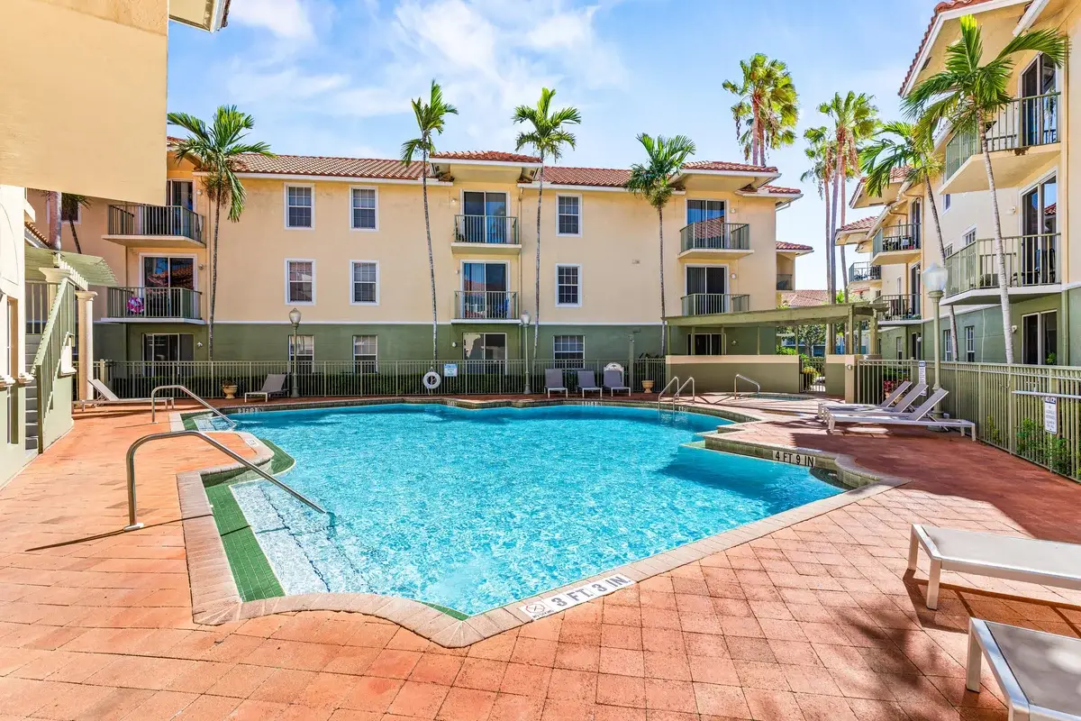 1977 Brandywine Rd #308, West Palm Beach: photo 1 of 34