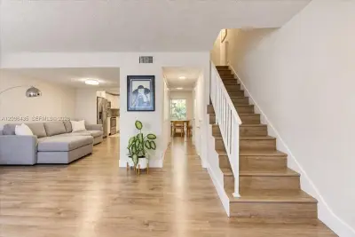 6524 SW 41st St, Davie: photo 1 of 30