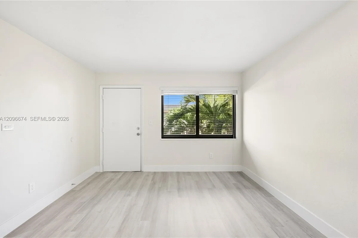 1310 W 29th St #29, Hialeah: photo 1 of 19