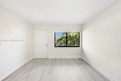 1310 W 29th St #29, Hialeah: photo 1 of 19