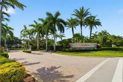 126 Riverwalk Cir E, Plantation: photo 1 of 34