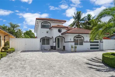 15123 NW 87th Pl, Miami Lakes: photo 1 of 55