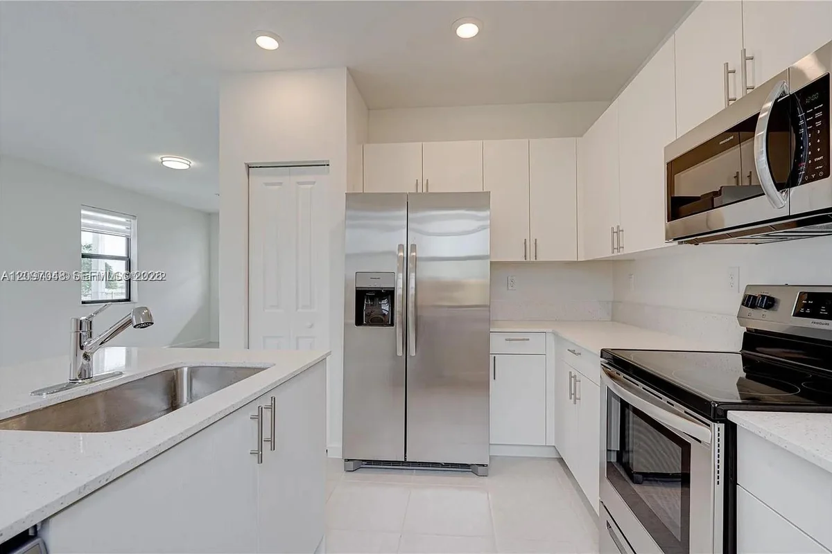 23250 SW 131st Ct, Homestead: photo 1 of 12