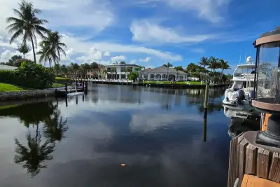 4011 NE 27th Ter, Lighthouse Point: photo 1 of 38