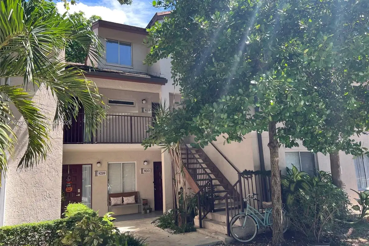 9215 SW 141st Pl, Miami: photo 1 of 67