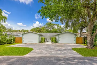 4351 SW 52nd Ct, Dania Beach: photo 1 of 19