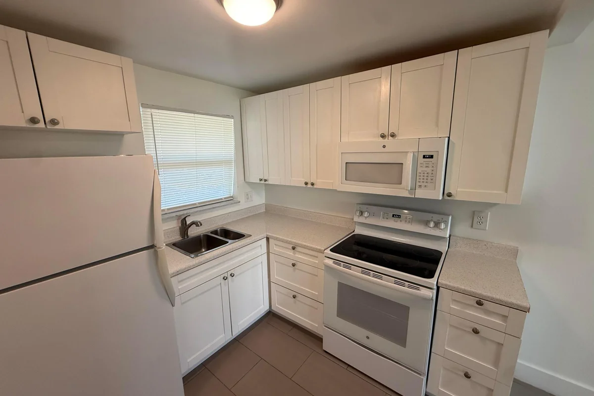 8225 Sunrise Lakes Blvd #106, Sunrise: photo 1 of 13