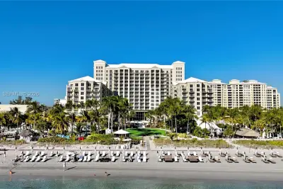 455 Grand Bay Dr #1020, Key Biscayne: photo 1 of 10