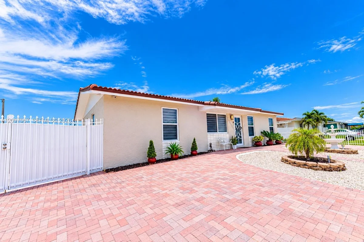 25305 SW 124 Ct, Homestead: photo 1 of 41