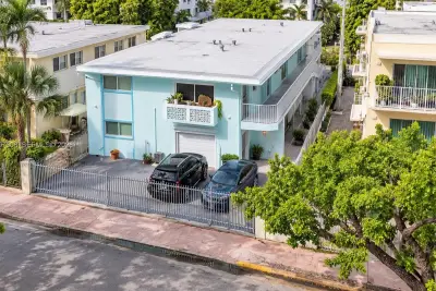 Condo in Miami Beach: photo 1 of 7