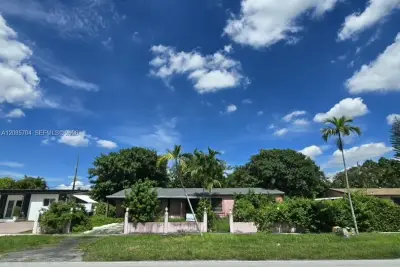 9371 SW 32nd St, Miami: photo 1 of 1
