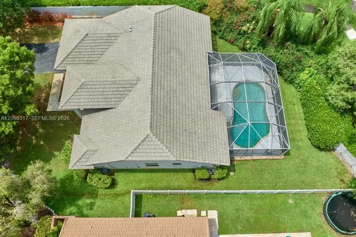 4610 NW 100th Way, Coral Springs: photo 1 of 31