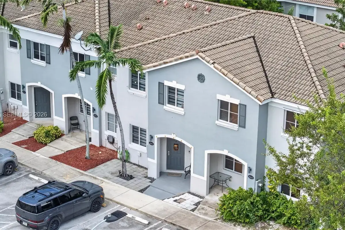 1661 SE 30th St, Homestead: photo 1 of 43
