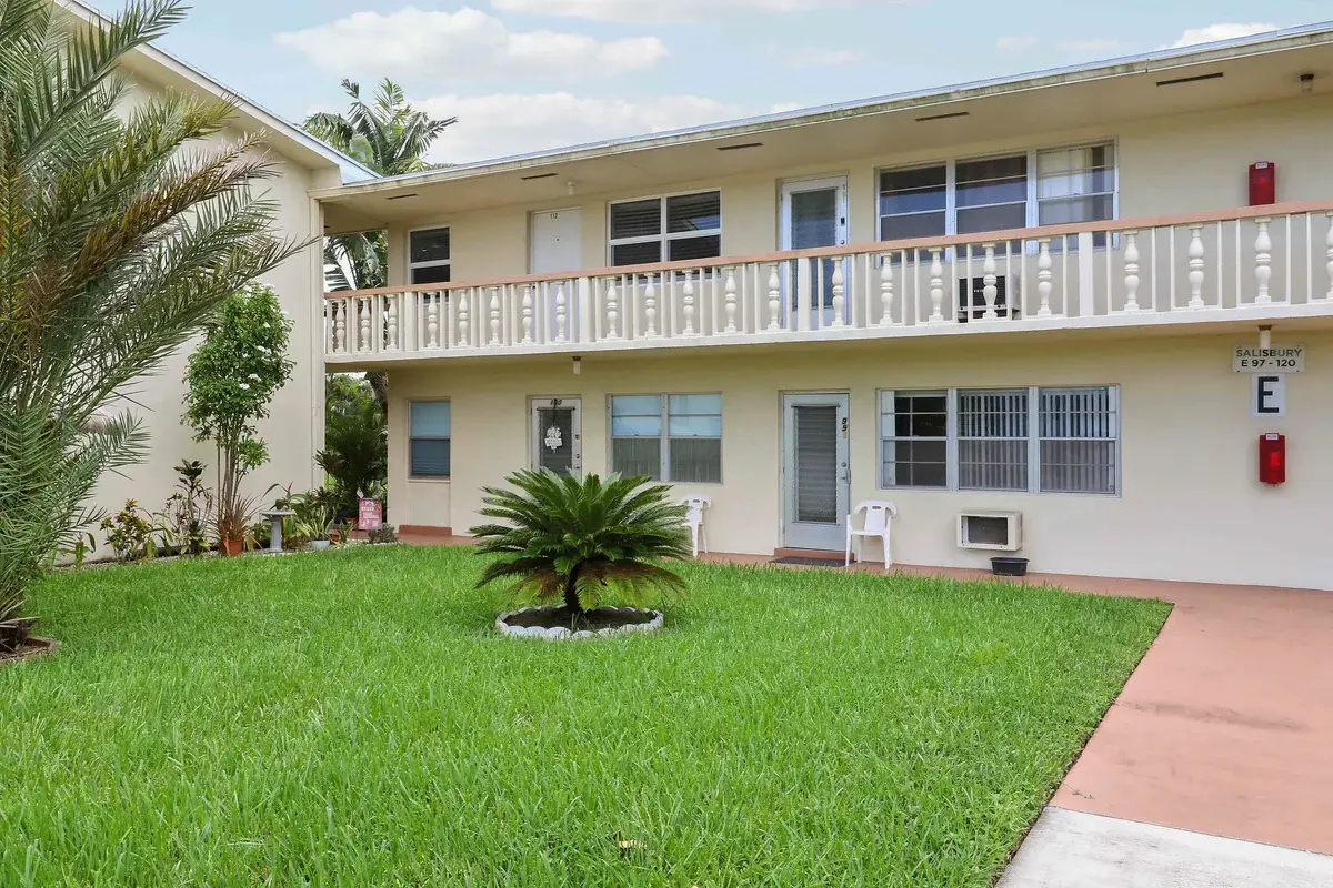 112 Salisbury #E, West Palm Beach: photo 1 of 25