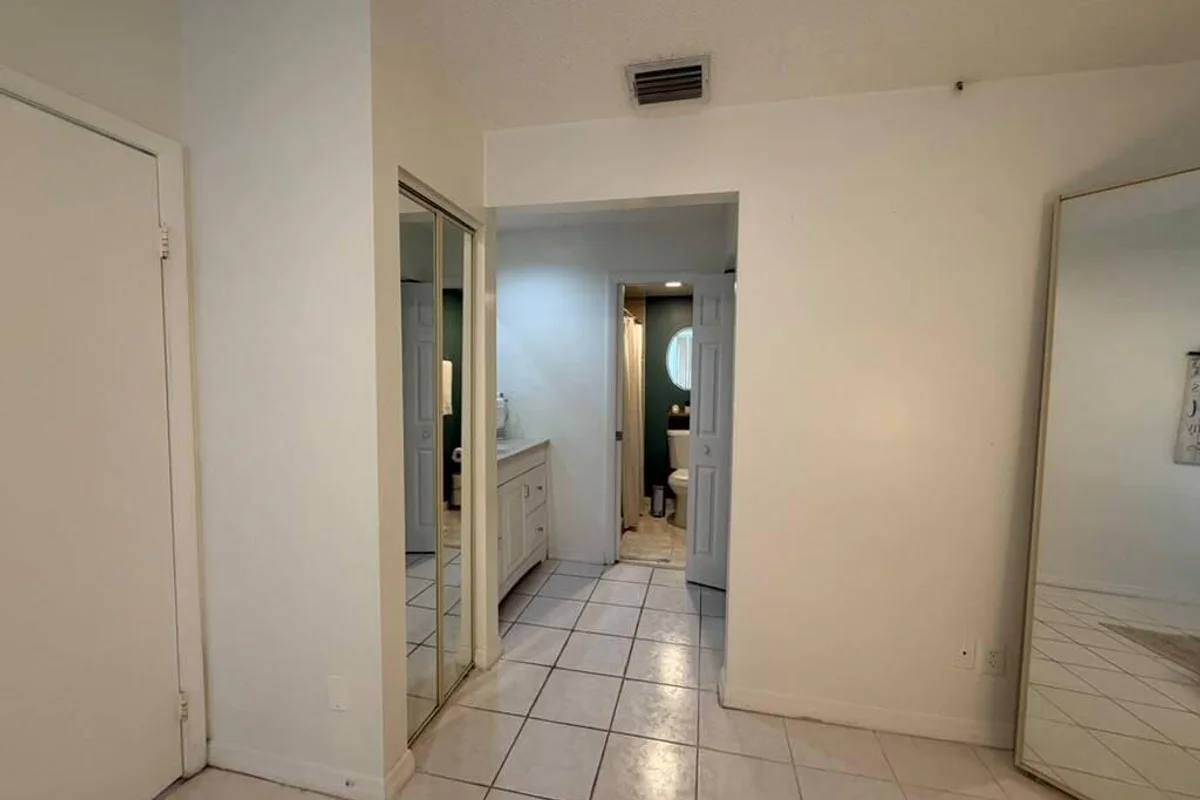 1437 Royal Forest Ct, West Palm Beach: photo 1 of 51