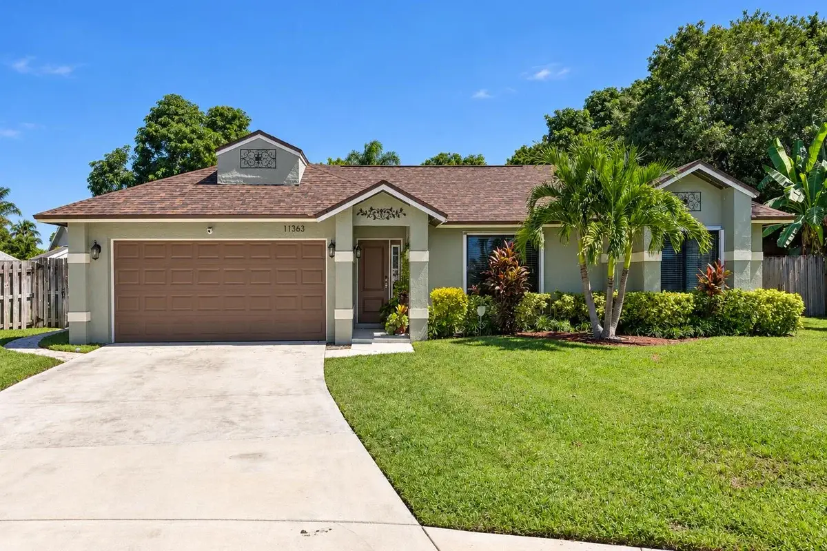 11363 Fairfield Ct, Wellington: photo 1 of 19