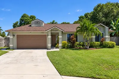 11363 Fairfield Ct, Wellington: photo 1 of 19