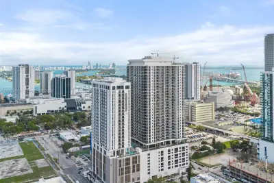 1600 NE 1st Ave #3003, Miami: photo 1 of 25