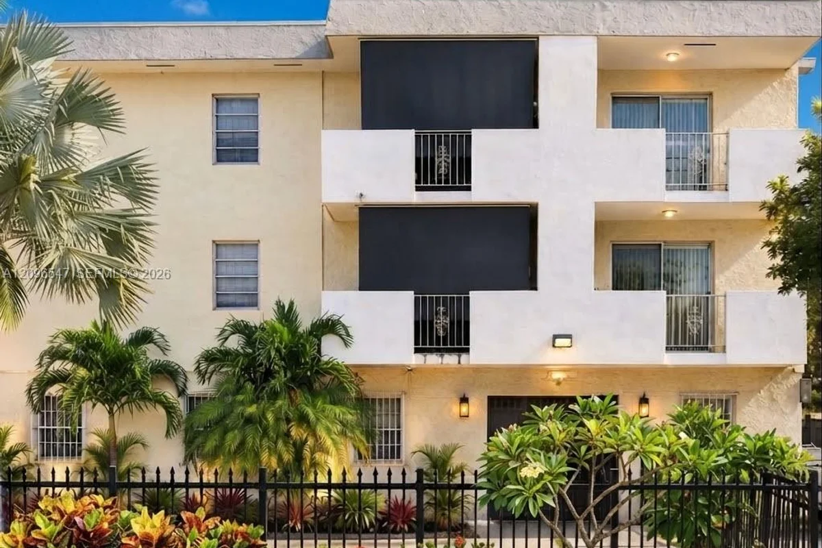 2745 W Okeechobee Rd #56, Hialeah: photo 1 of 5