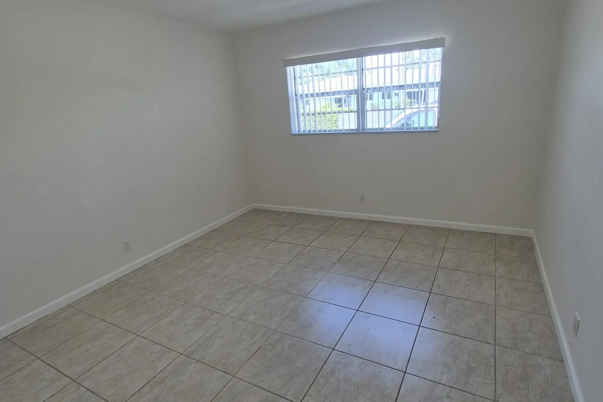 3705 Tyler St, Hollywood: photo 1 of 6