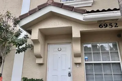 6952 Crooked Fence Dr, Lake Worth: photo 1 of 11