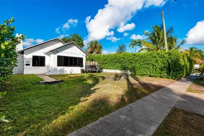 1683 NE 168th St, North Miami Beach: photo 1 of 24