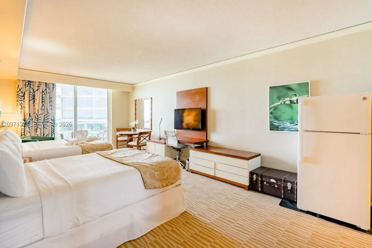 18001 Collins Ave #512, Sunny Isles Beach: photo 1 of 27