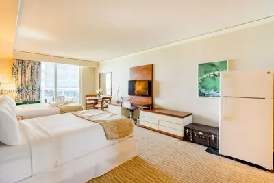 18001 Collins Ave #512, Sunny Isles Beach: photo 1 of 27