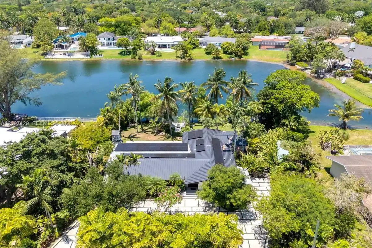 13400 SW 70th Ave, Pinecrest: photo 1 of 44