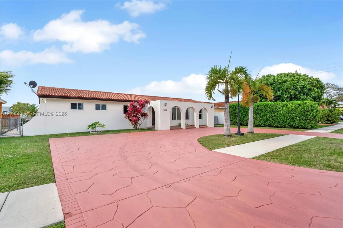 2610 SW 108th Ave, Miami: photo 1 of 20