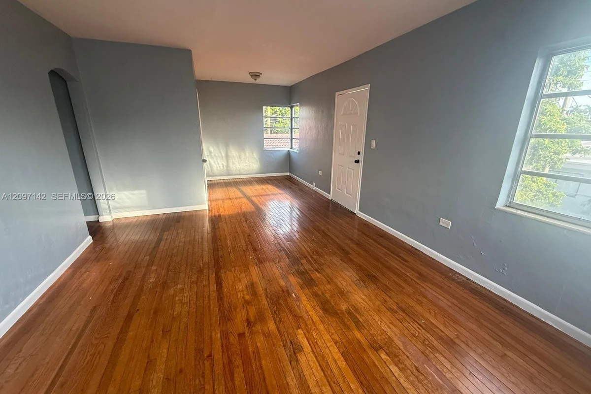 1730 Marseille Dr #4, Miami Beach: photo 1 of 9