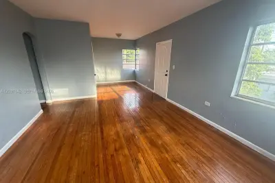 1730 Marseille Dr #4, Miami Beach: photo 1 of 9