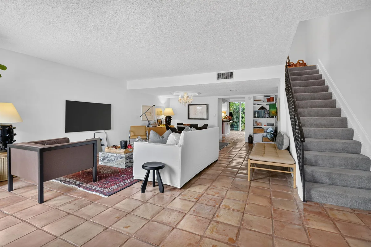 946 NE 24th Ave #186, Hallandale Beach: photo 1 of 68