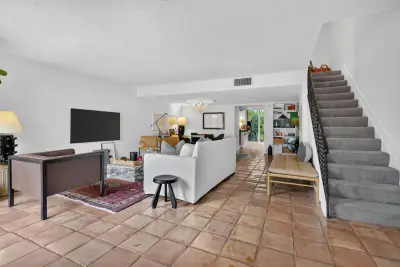 946 NE 24th Ave #186, Hallandale Beach: photo 1 of 68
