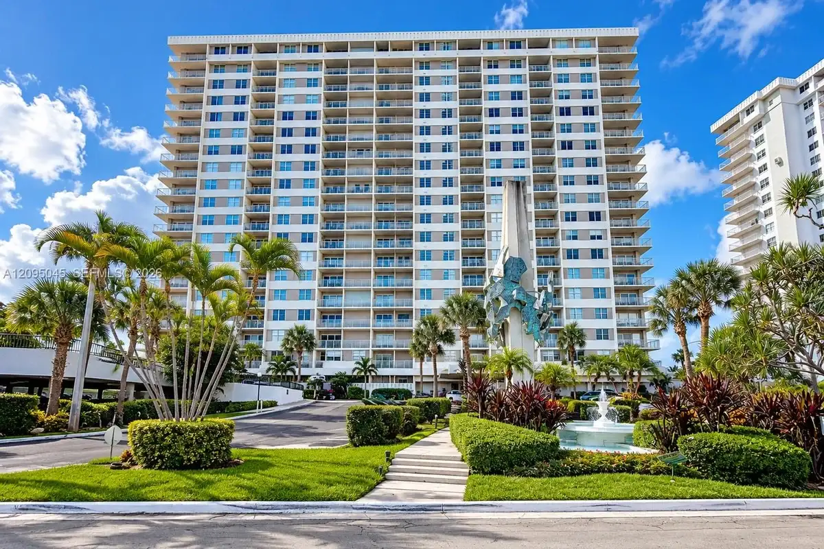 300 Bayview Dr #2014, Sunny Isles Beach: photo 1 of 27