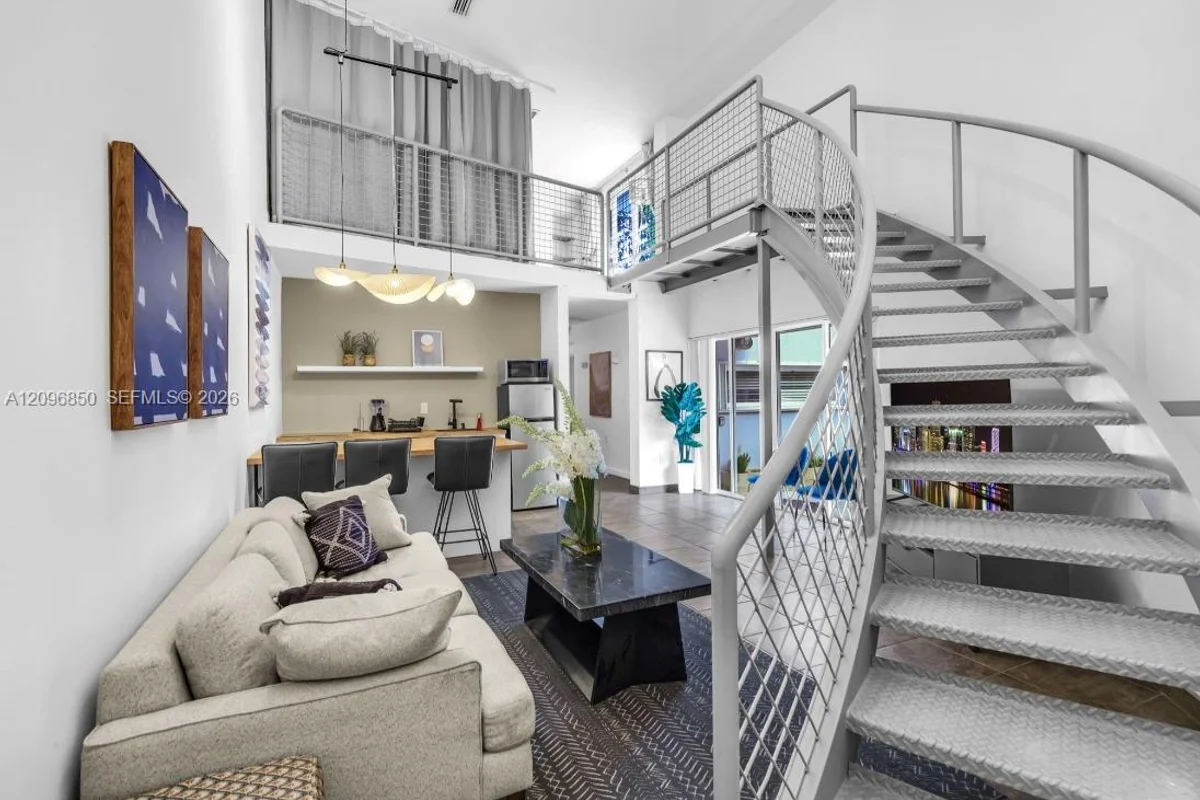 3225 SW 58th Ave, Miami: photo 1 of 23