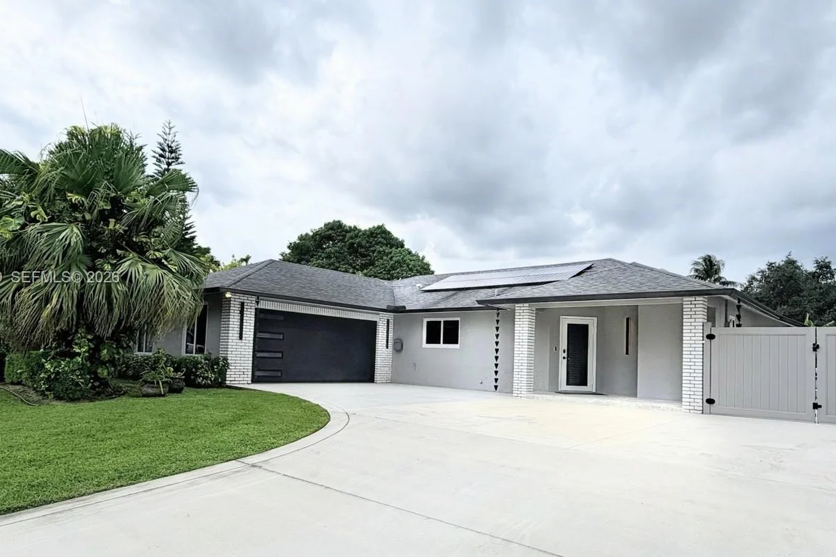 712 Juniper Pl, Wellington: photo 1 of 16