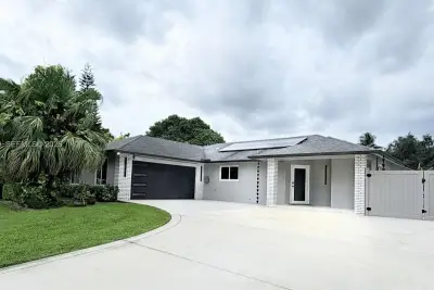 712 Juniper Pl, Wellington: photo 1 of 16