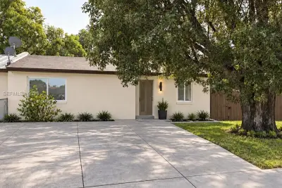 2894 NW 196th St, Miami Gardens: photo 1 of 18