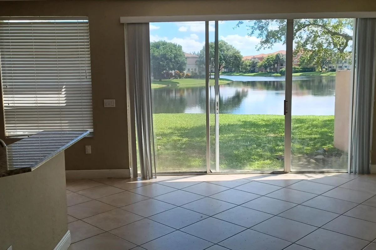 4715 SW 164th Ave, Miramar: photo 1 of 22
