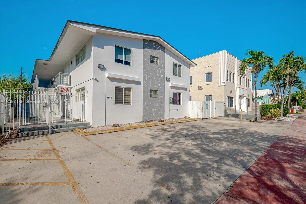 6910 Bay Dr #6, Miami Beach: photo 1 of 17