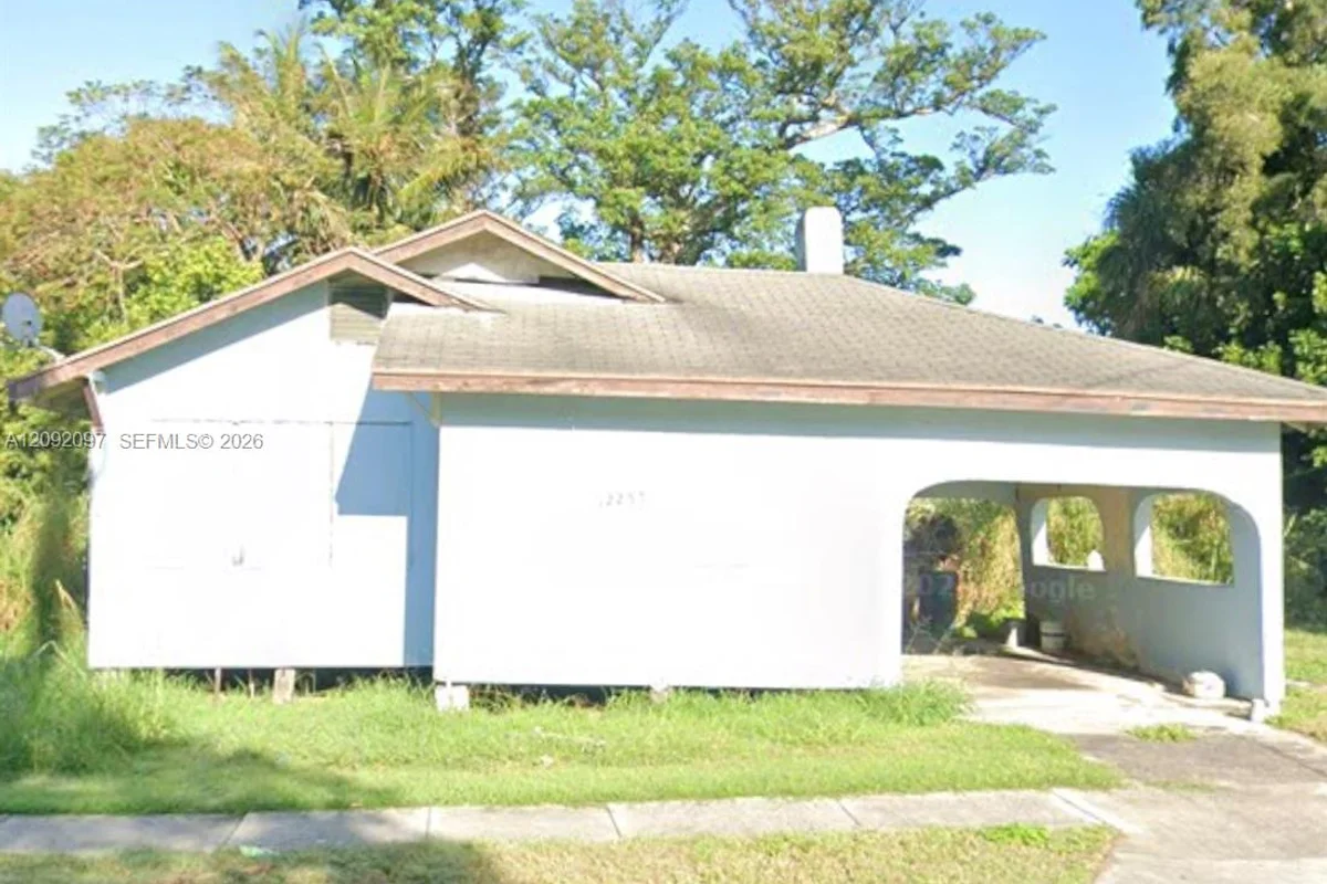 12255 Lakeshore Dr, Canal Point: photo 1 of 1
