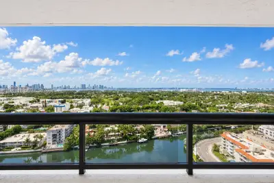 2555 Collins Ave #2406, Miami Beach: photo 1 of 34
