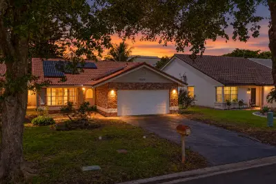 2872 NW 95th Ave, Coral Springs: photo 1 of 14
